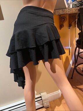 Black Ruffled Asymmetric Women's mini S  Skirt nwot